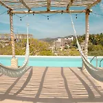 Stylish Studio Downtown With Pool Jacuzzi Gym And Parking