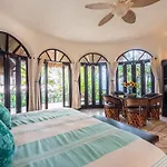 Romantic Luxury Villa