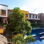2 Deluxe 2Br Suites Only 2\' Walk From The Beach