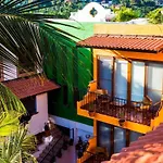 2 Deluxe 2Br Suites Only 2\' Walk From The Beach