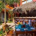 2 Deluxe 2Br Suites Only 2\' Walk From The Beach
