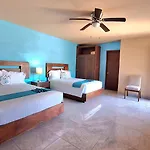 Pacific Inn Hotel