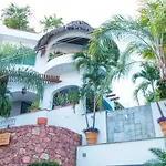 Mi Otra Casa (Adults Only)