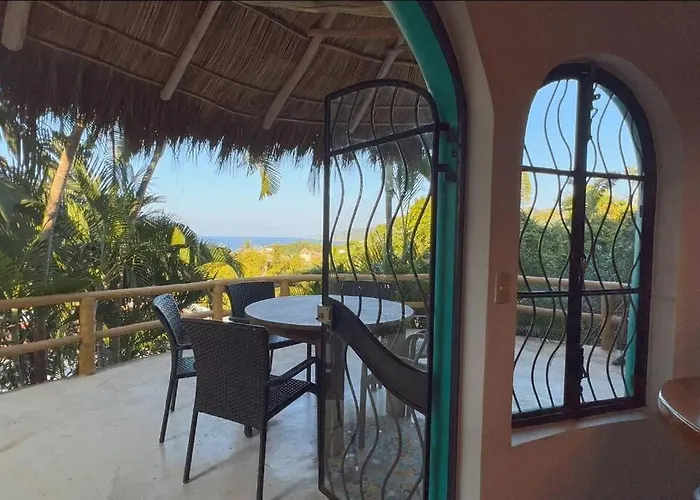 Sayulita Mexican Retreat - 3Br - Ocean & Mountain Views, Great Location, Wifi