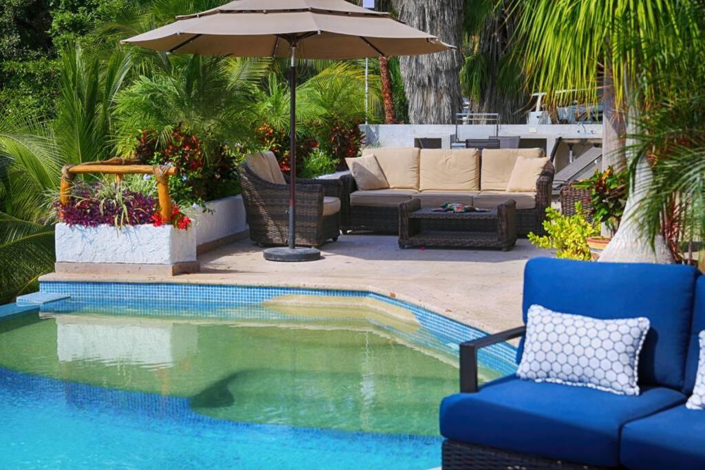 Kiwi. Huge Pool, Steps To Town N Beach. 6 Brm 7.5 Bth 3 Kcn Sayulita