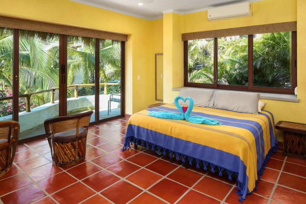 Kiwi. Huge Pool, Steps To Town N Beach. 6 Brm 7.5 Bth 3 Kcn Sayulita