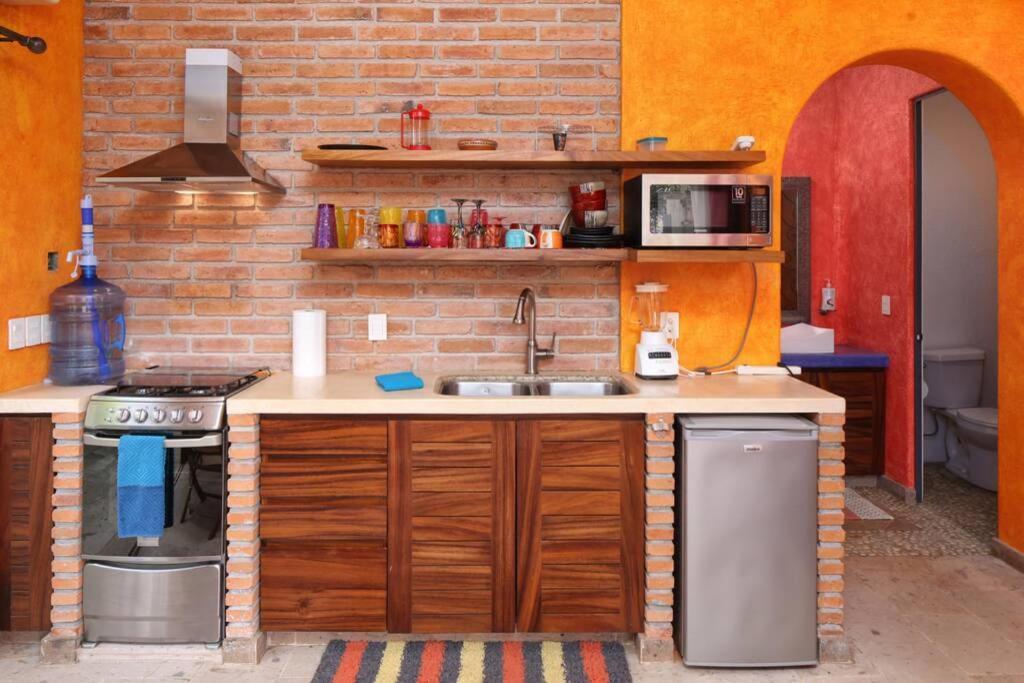 Lodge Kiwi. Huge Pool, Steps To Town N Beach. 6 Brm 7.5 Bth 3 Kcn Sayulita