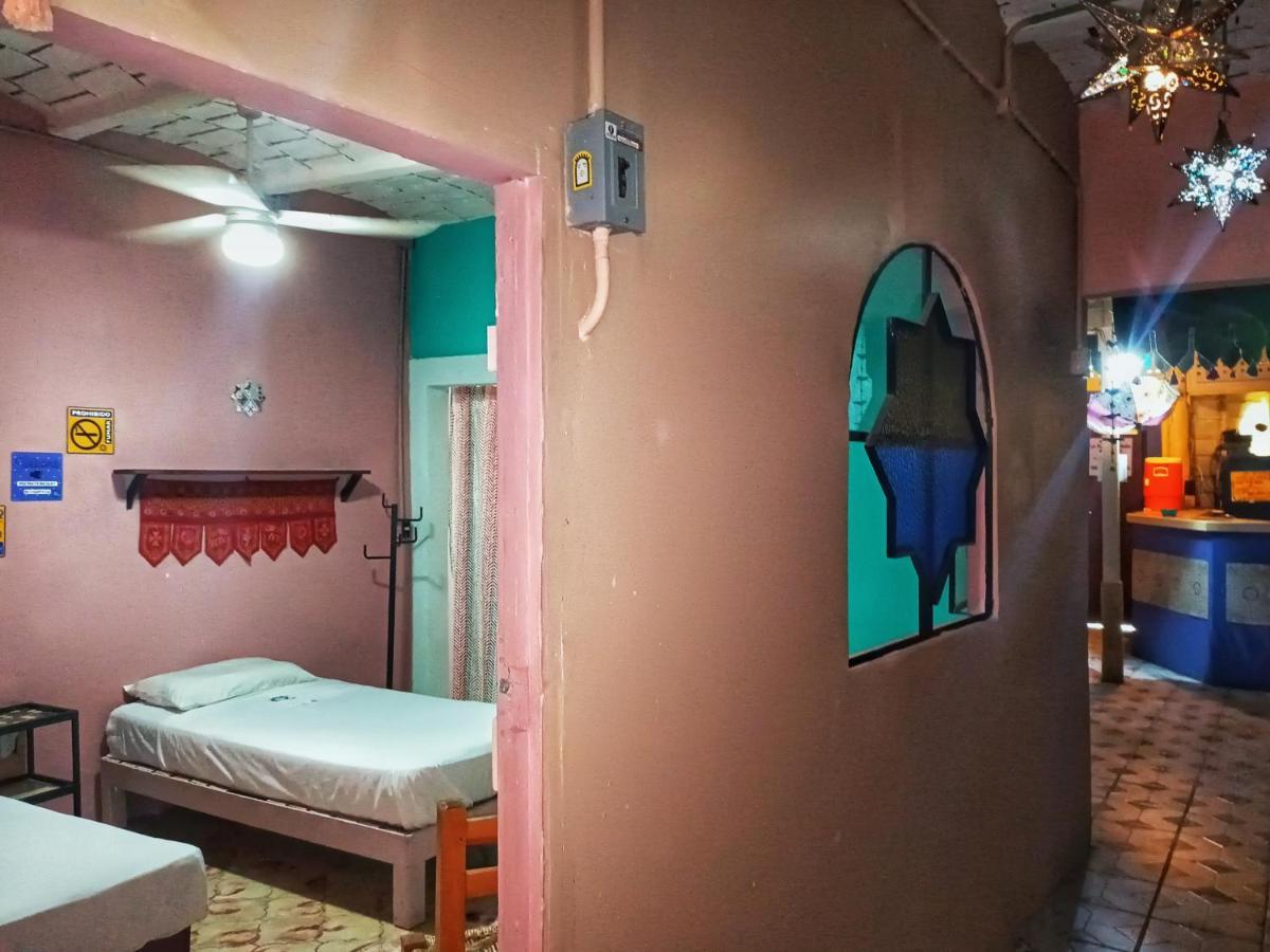 Lola Capsule hotel 3*