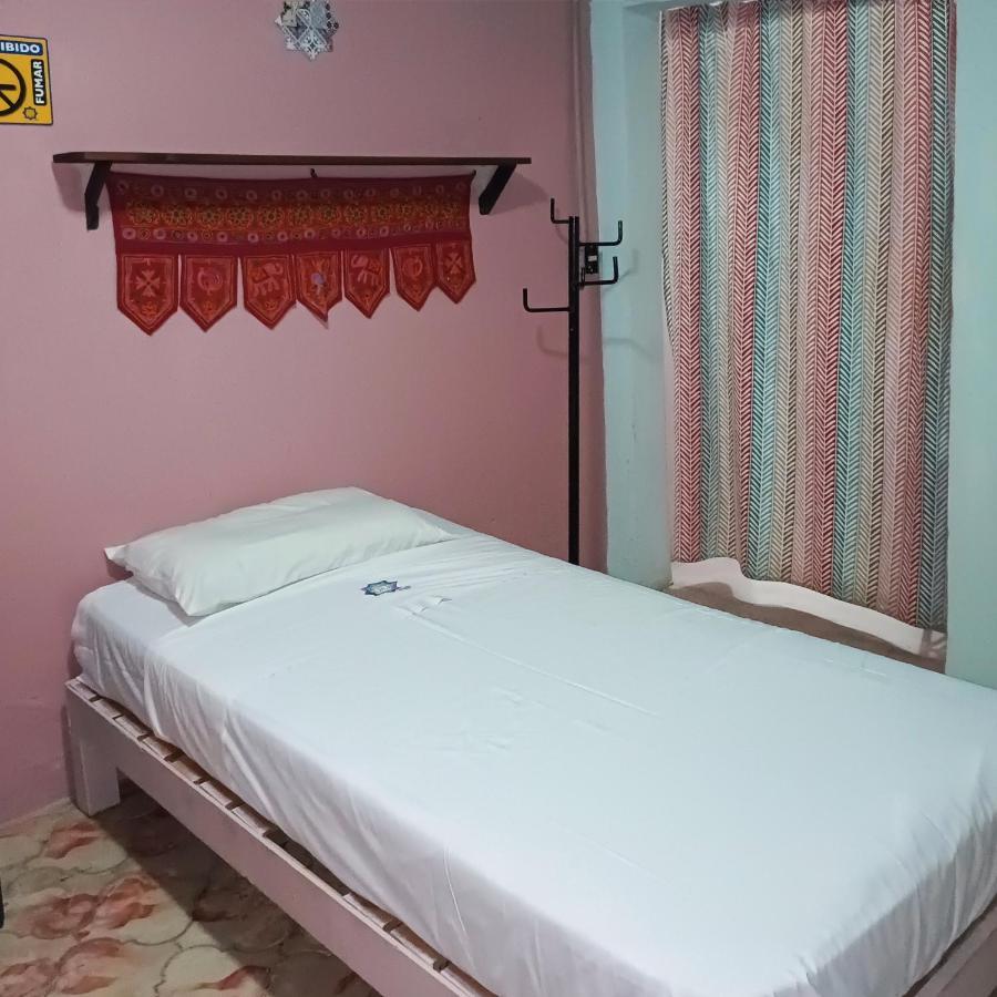 Capsule hotel Lola