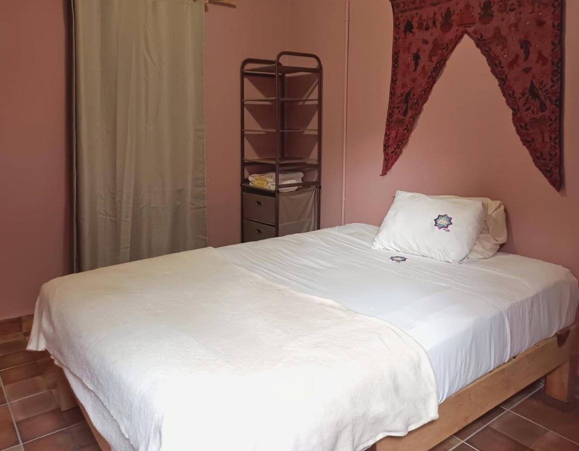 Lola Capsule hotel 3*