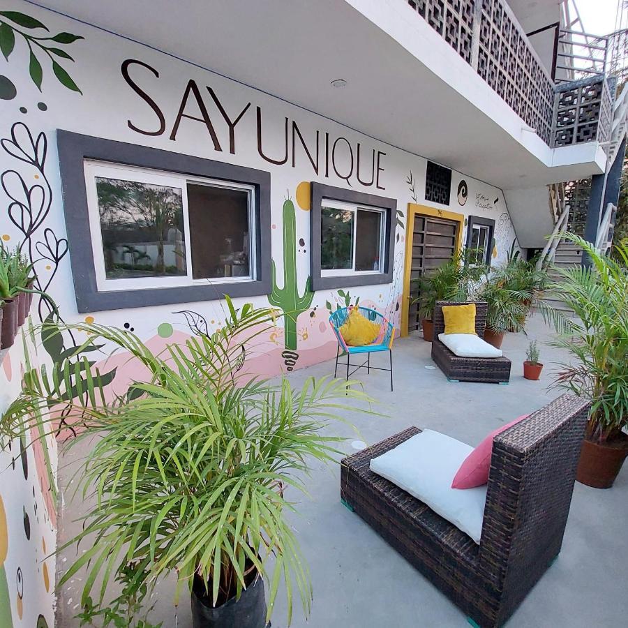 Sayunique *