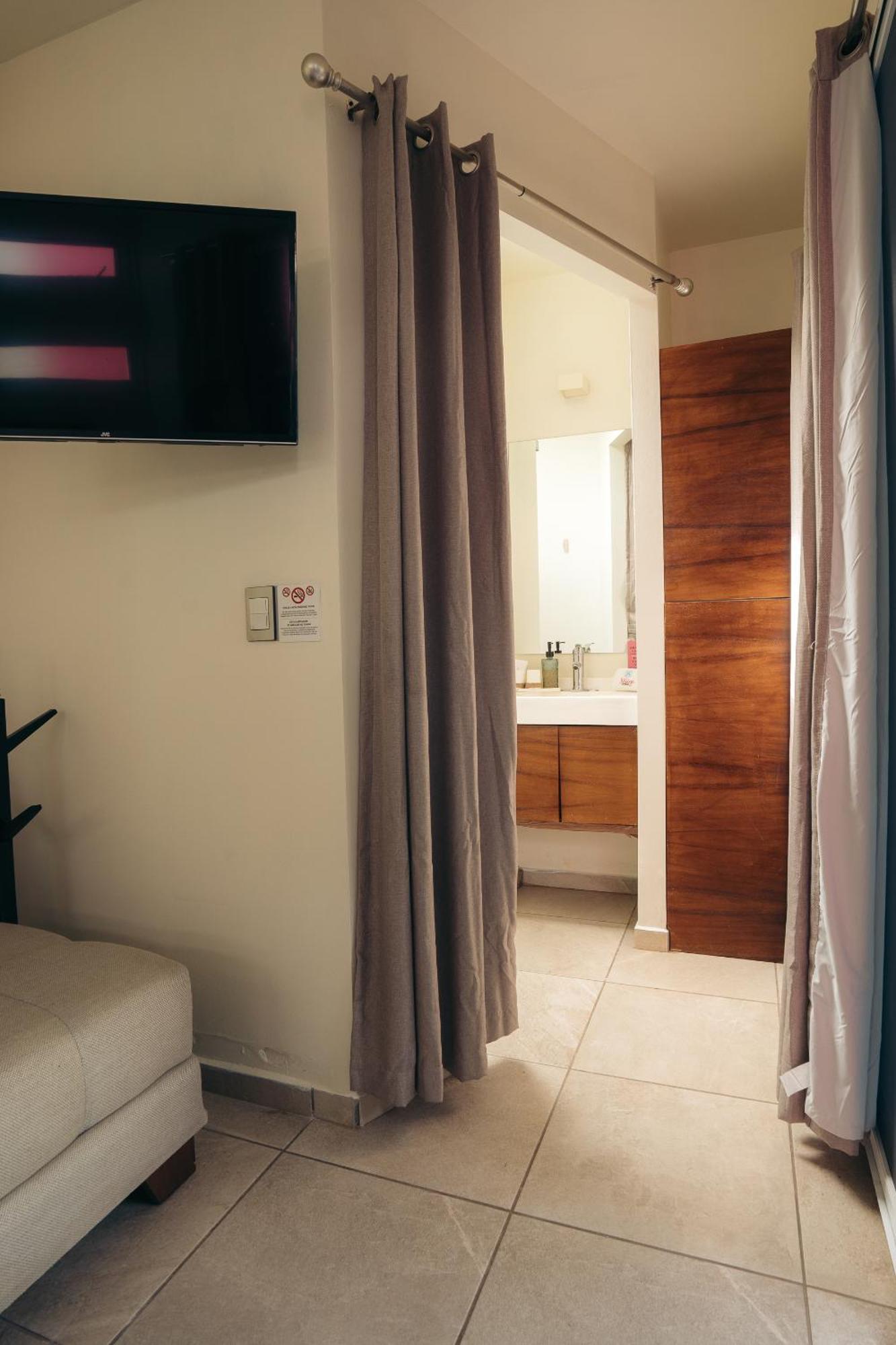 Nuiya Centro Hotel 2*
