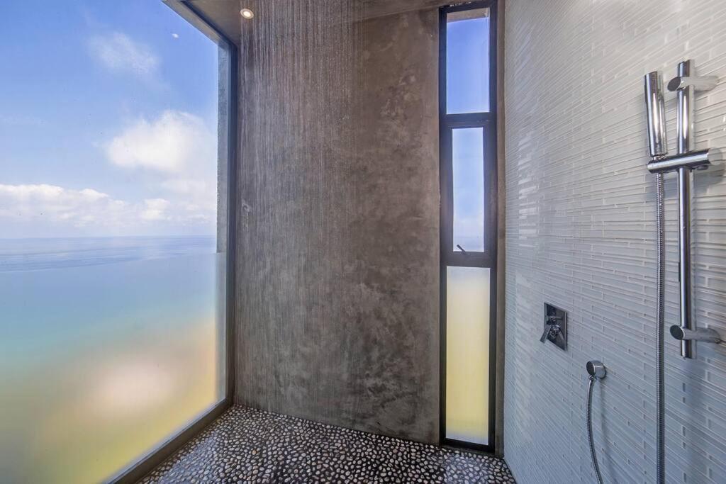 Villa Surya -6 Bdrm, Breathtaking Ocean View, Pool