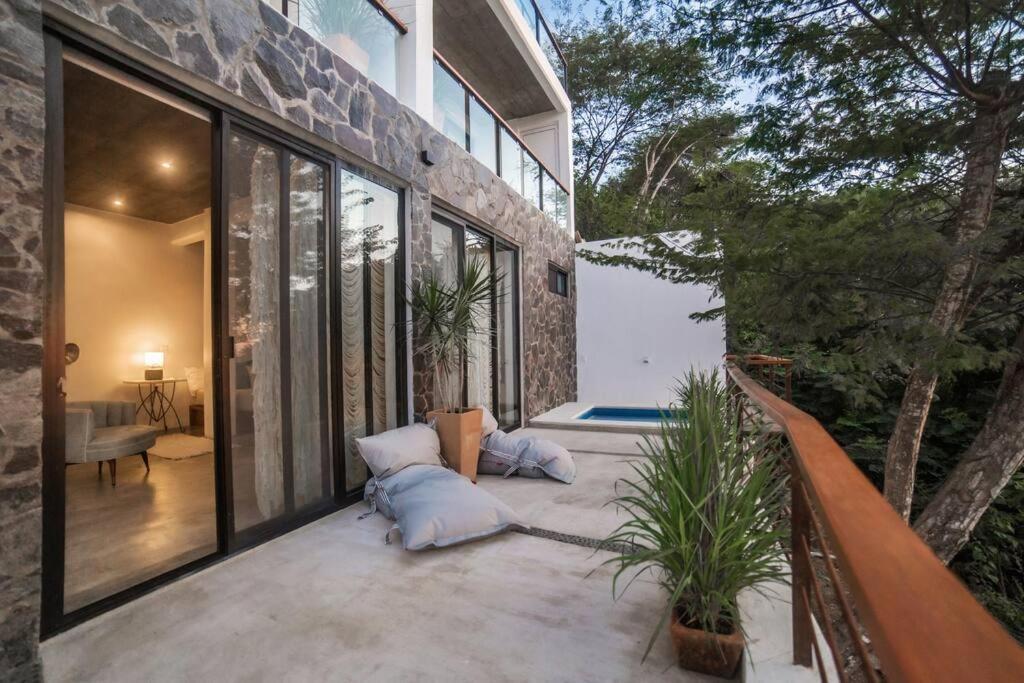 Villa Surya -6 Bdrm, Breathtaking Ocean View, Pool