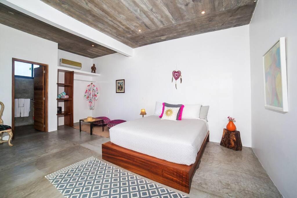 Villa Surya -6 Bdrm, Breathtaking Ocean View, Pool *