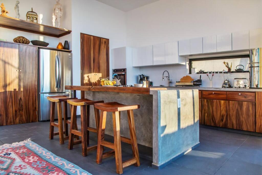 Surya -6 Bdrm, Breathtaking Ocean View, Pool