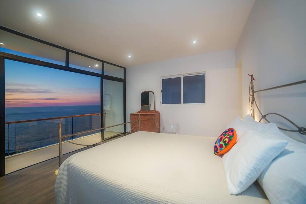 Villa Surya -6 Bdrm, Breathtaking Ocean View, Pool Sayulita