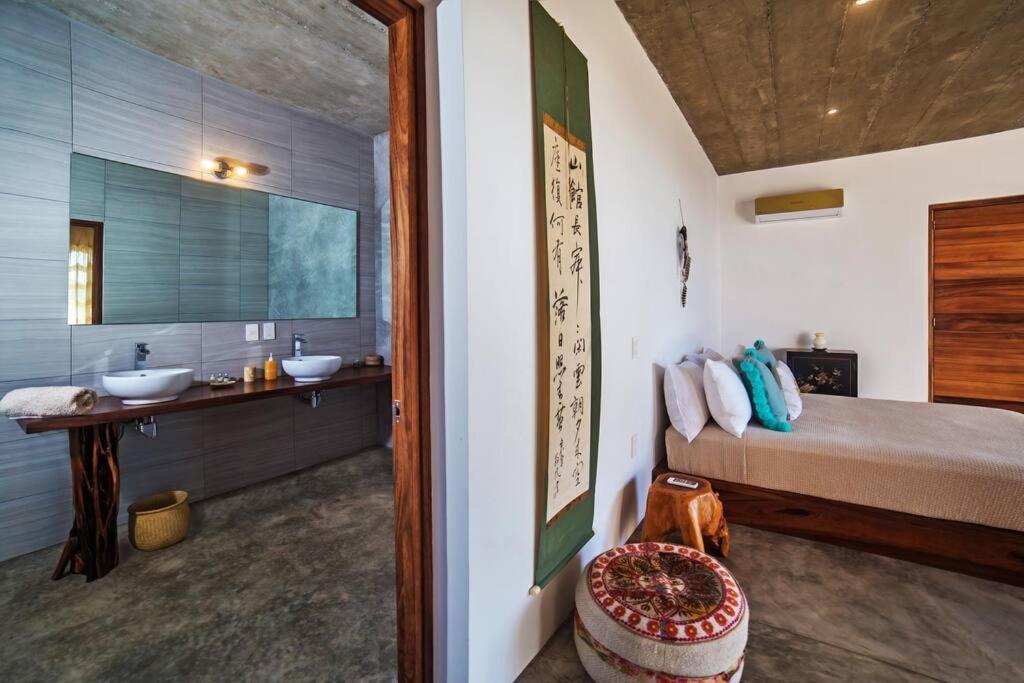 Surya -6 Bdrm, Breathtaking Ocean View, Pool *