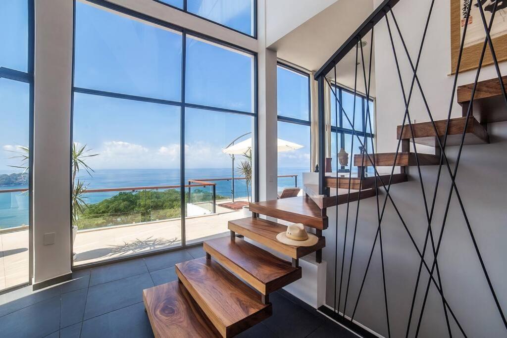 Villa Surya -6 Bdrm, Breathtaking Ocean View, Pool *