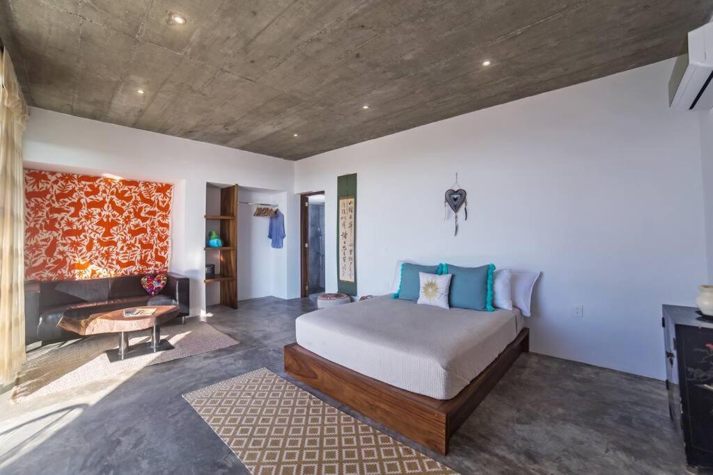 Villa Surya -6 Bdrm, Breathtaking Ocean View, Pool