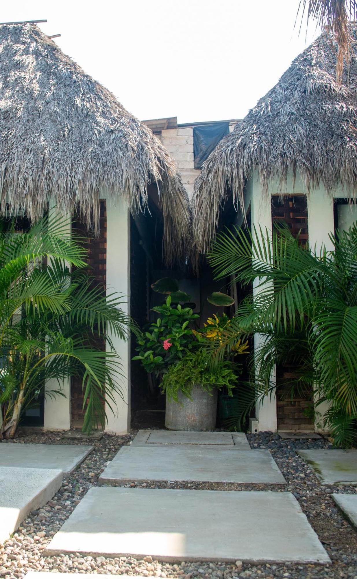 Surf Bungalows Inn *