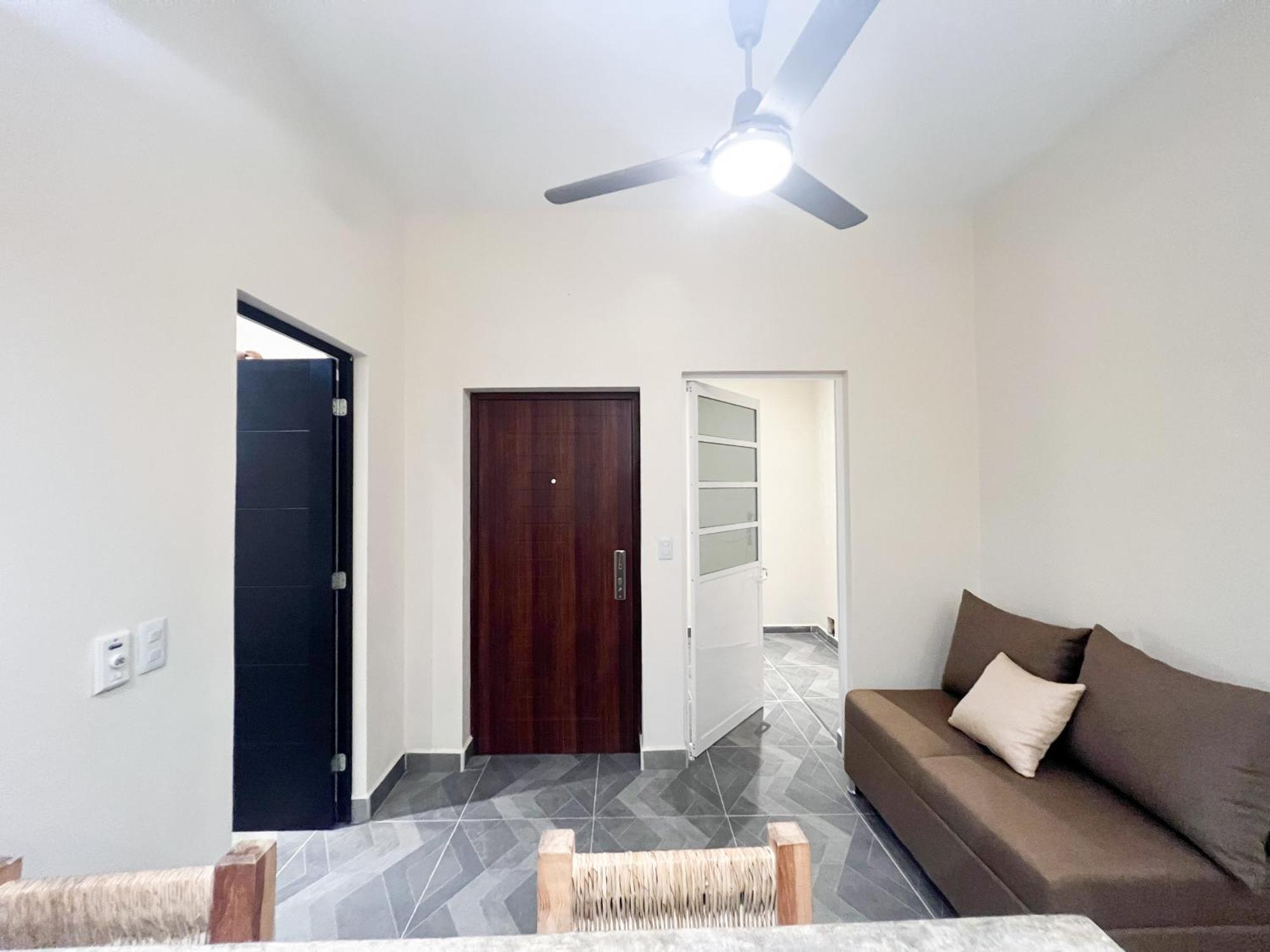 Casa Caracol, Prime Location, Pristine, Newly Renovated Apartment