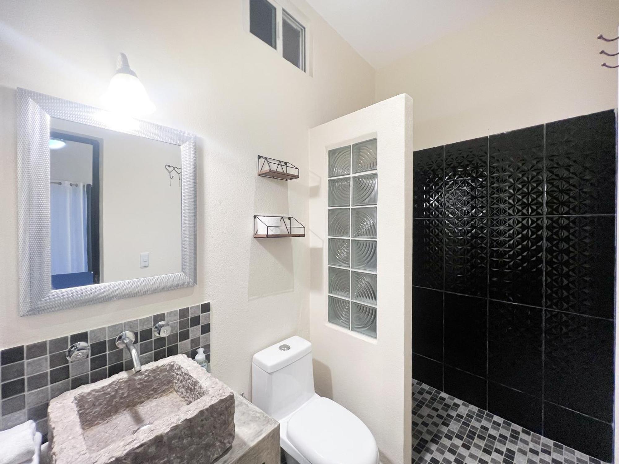 Casa Caracol, Prime Location, Pristine, Newly Renovated Apartment