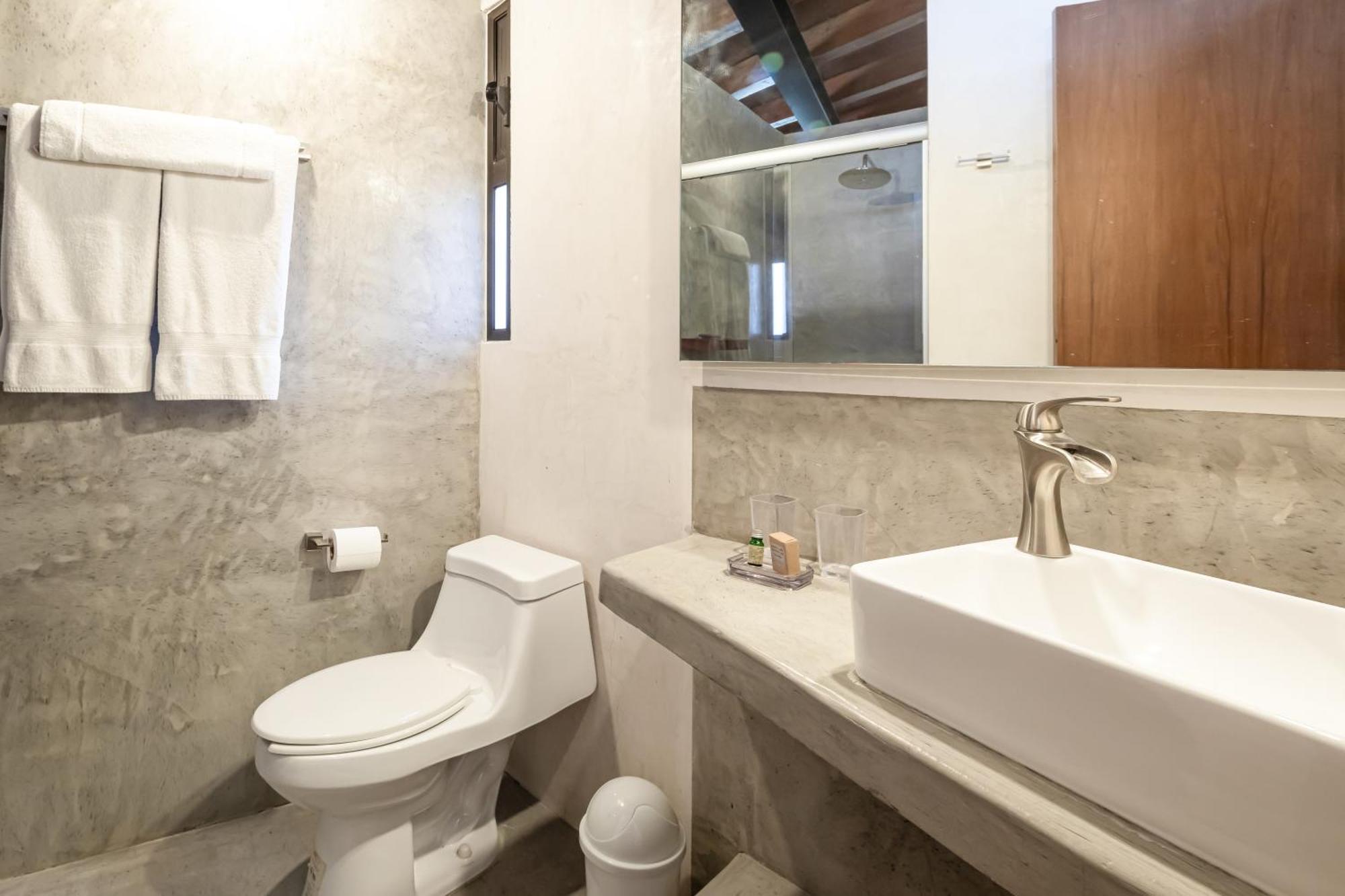 Villa Welcome To Paradise - Luxurious 2 Bedroom Oasis With Pool And Lush Tropical Garden *