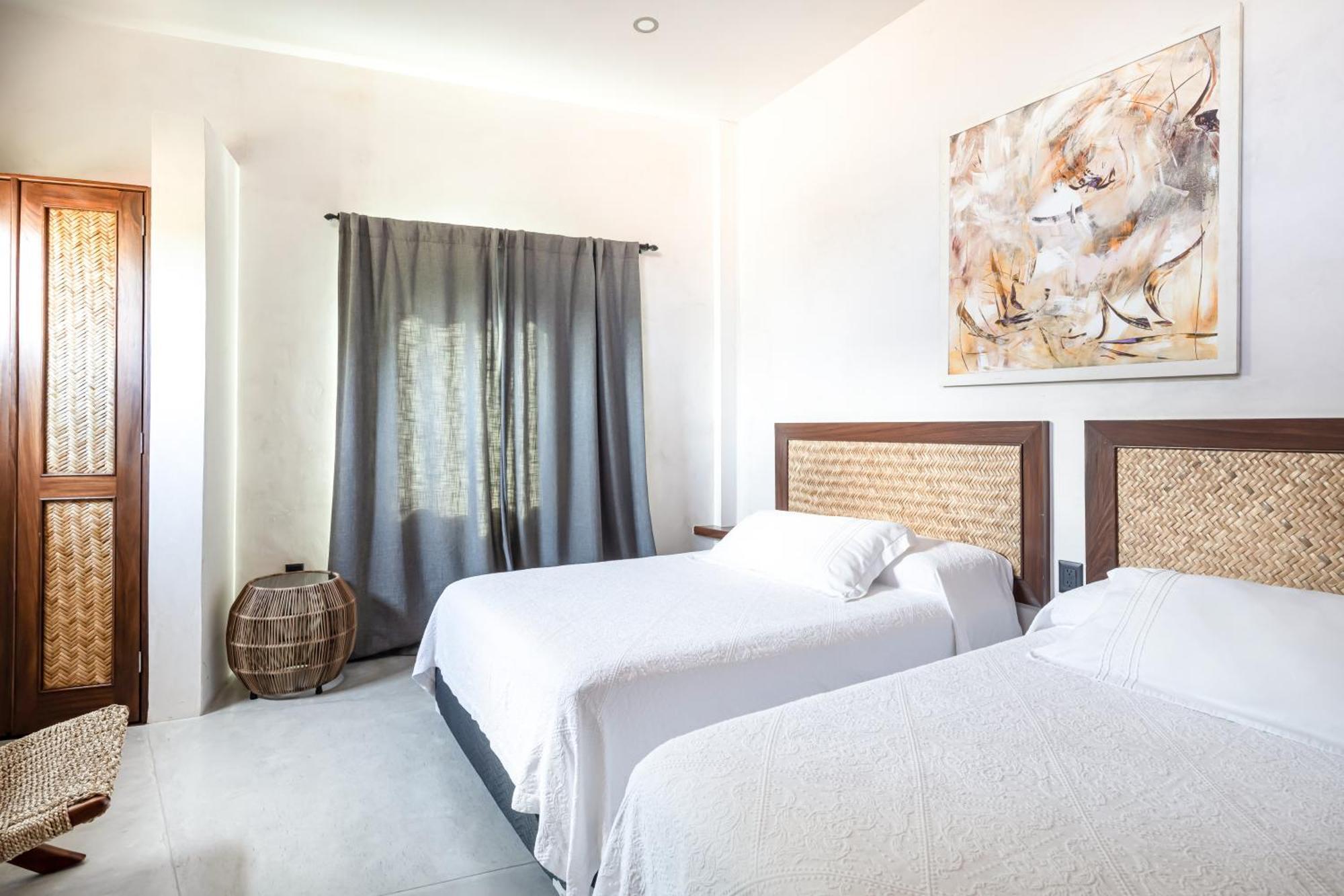 Welcome To Paradise - Luxurious 2 Bedroom Oasis With Pool And Lush Tropical Garden *