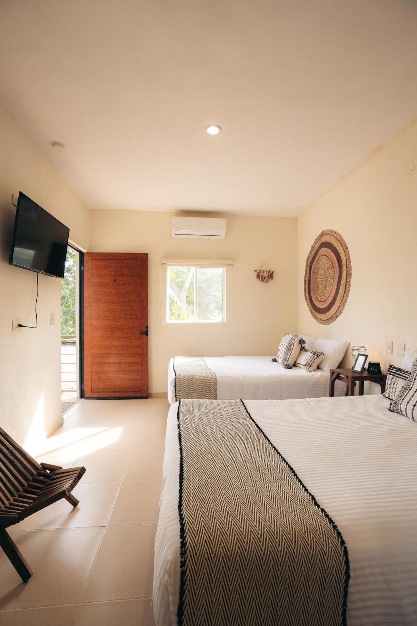 Nuiya Centro Hotel 2*