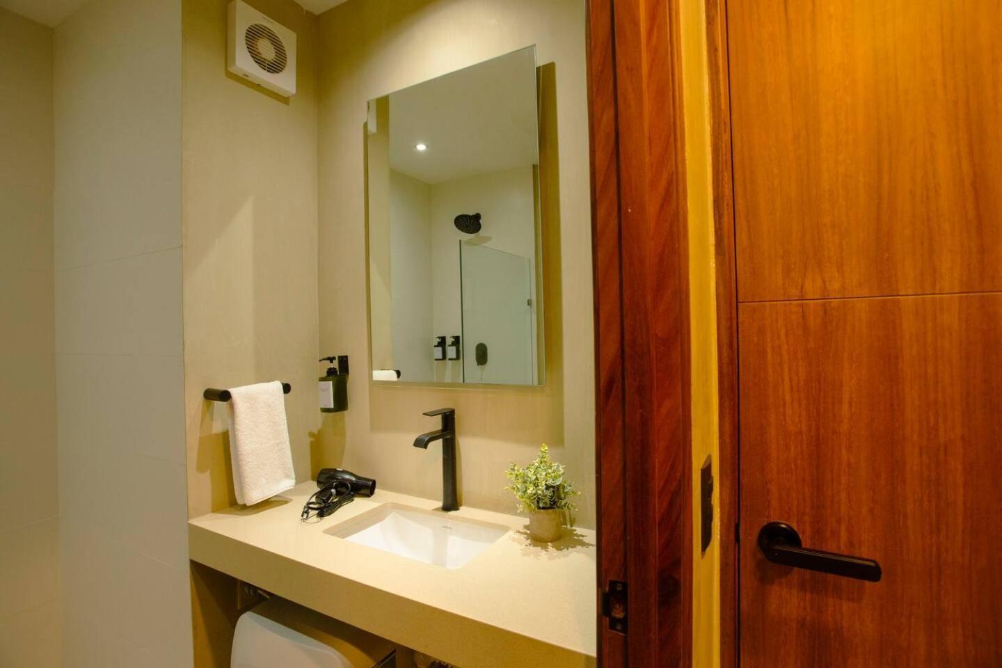 Apartment Stylish Downtown With Pool Jacuzzi Gym And Parking Sayulita
