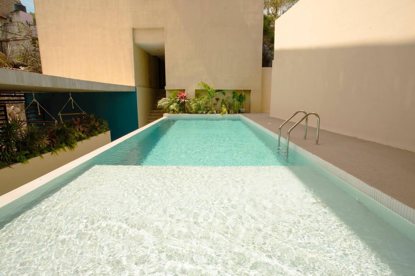 Apartment Stylish Downtown With Pool Jacuzzi Gym And Parking *