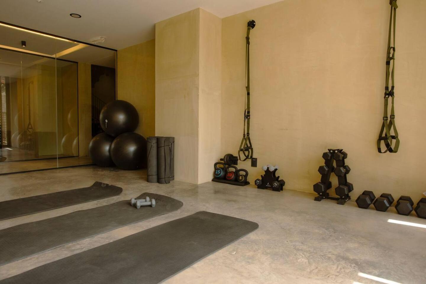 Cozy Downtown With Pool Jacuzzi Coworking And Gym *