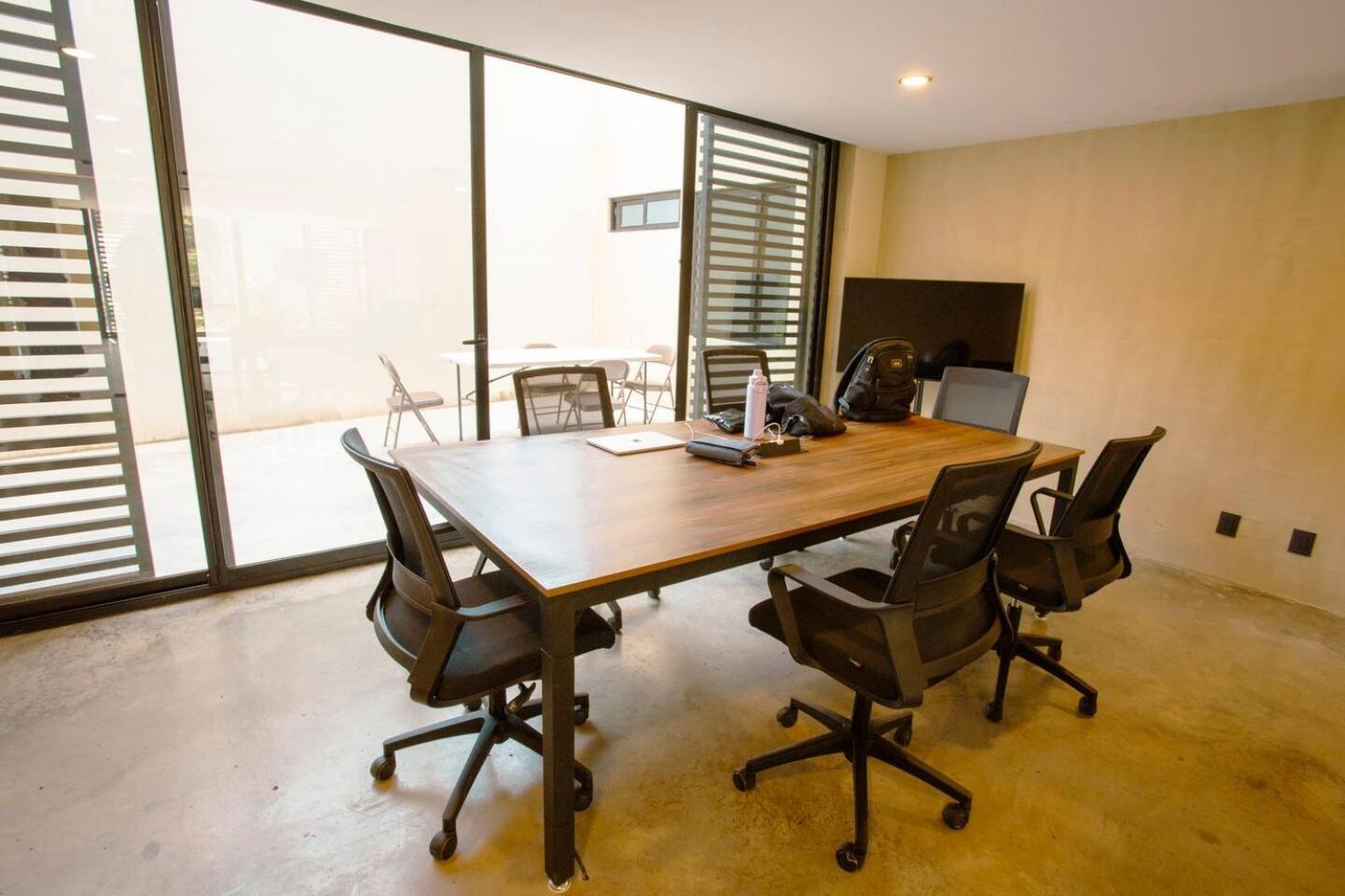 Stylish Downtown With Pool Jacuzzi Gym And Parking Apartment *