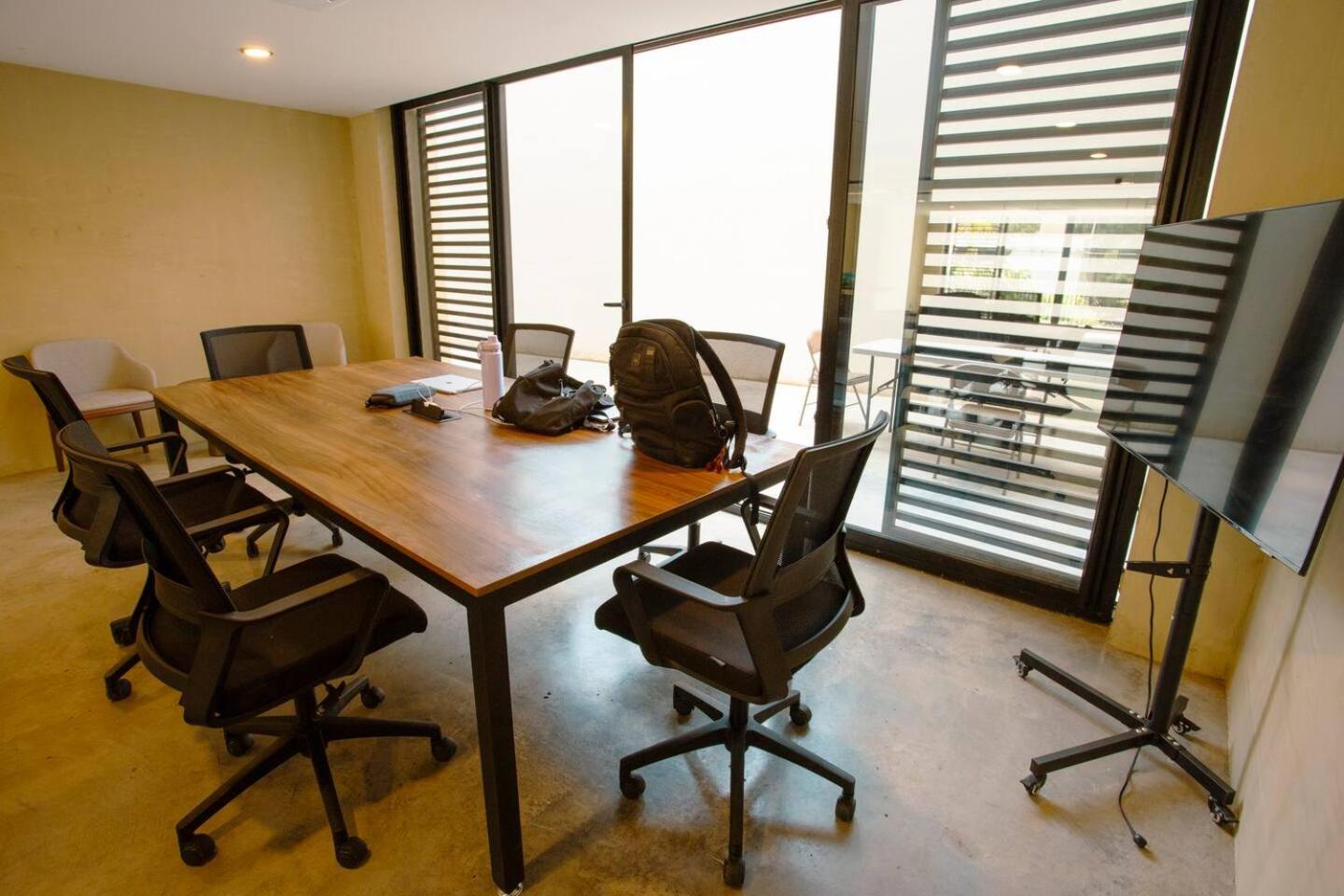 Cozy Downtown With Pool Jacuzzi Coworking And Gym Apartment