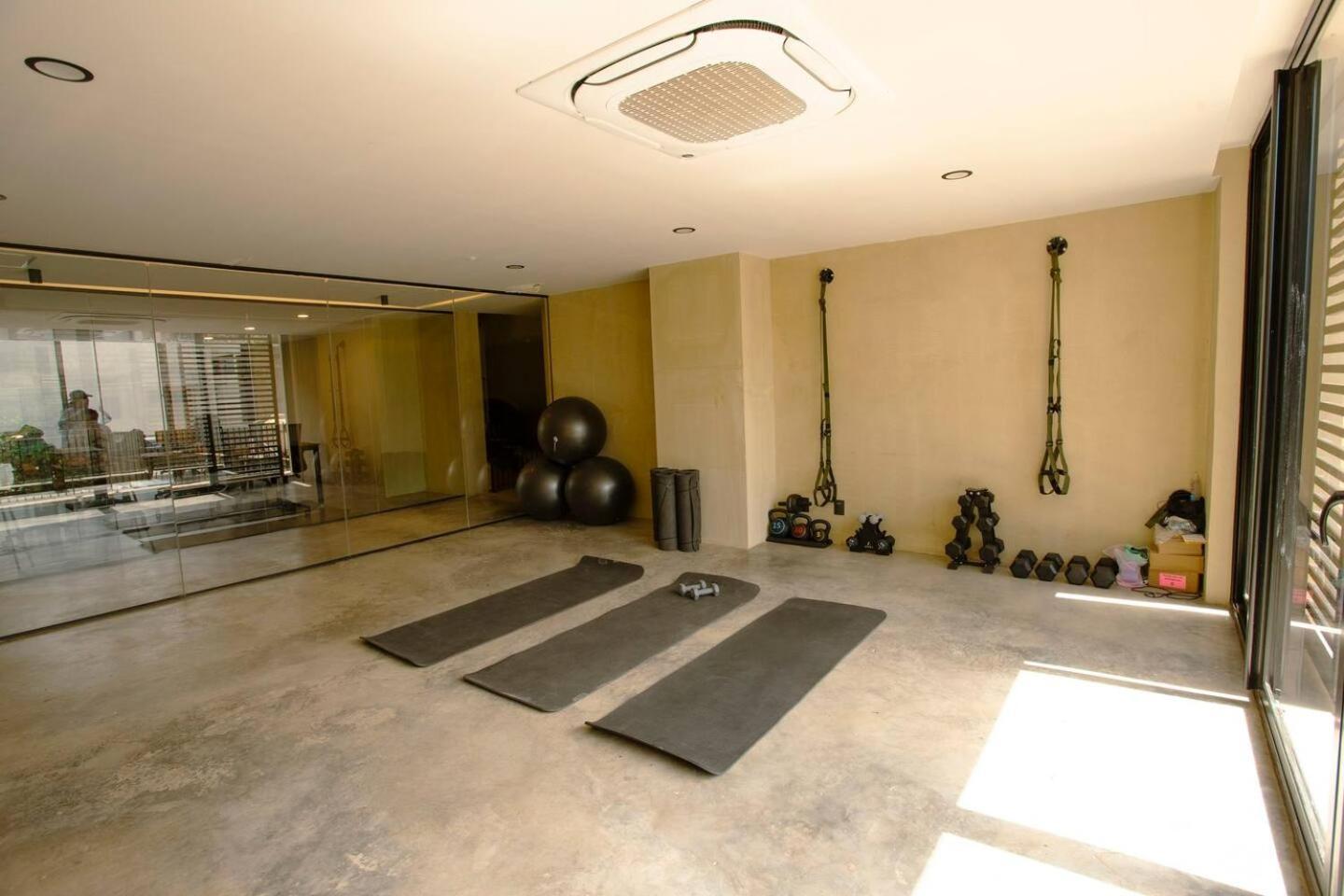 Cozy Downtown With Pool Jacuzzi Coworking And Gym Apartment *