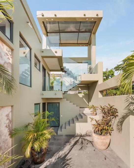 Stunning Ocean Views 2 Pools 10 Min Walk To Villa