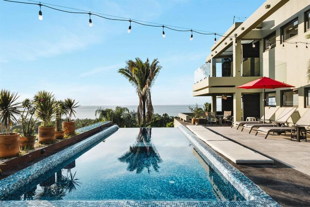 Stunning Ocean Views 2 Pools 10 Min Walk To Villa
