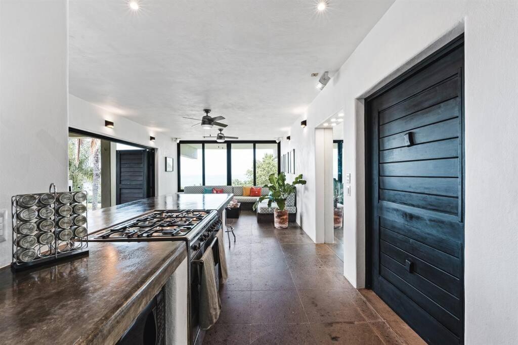 Villa Stunning Ocean Views 2 Pools 10 Min Walk To *