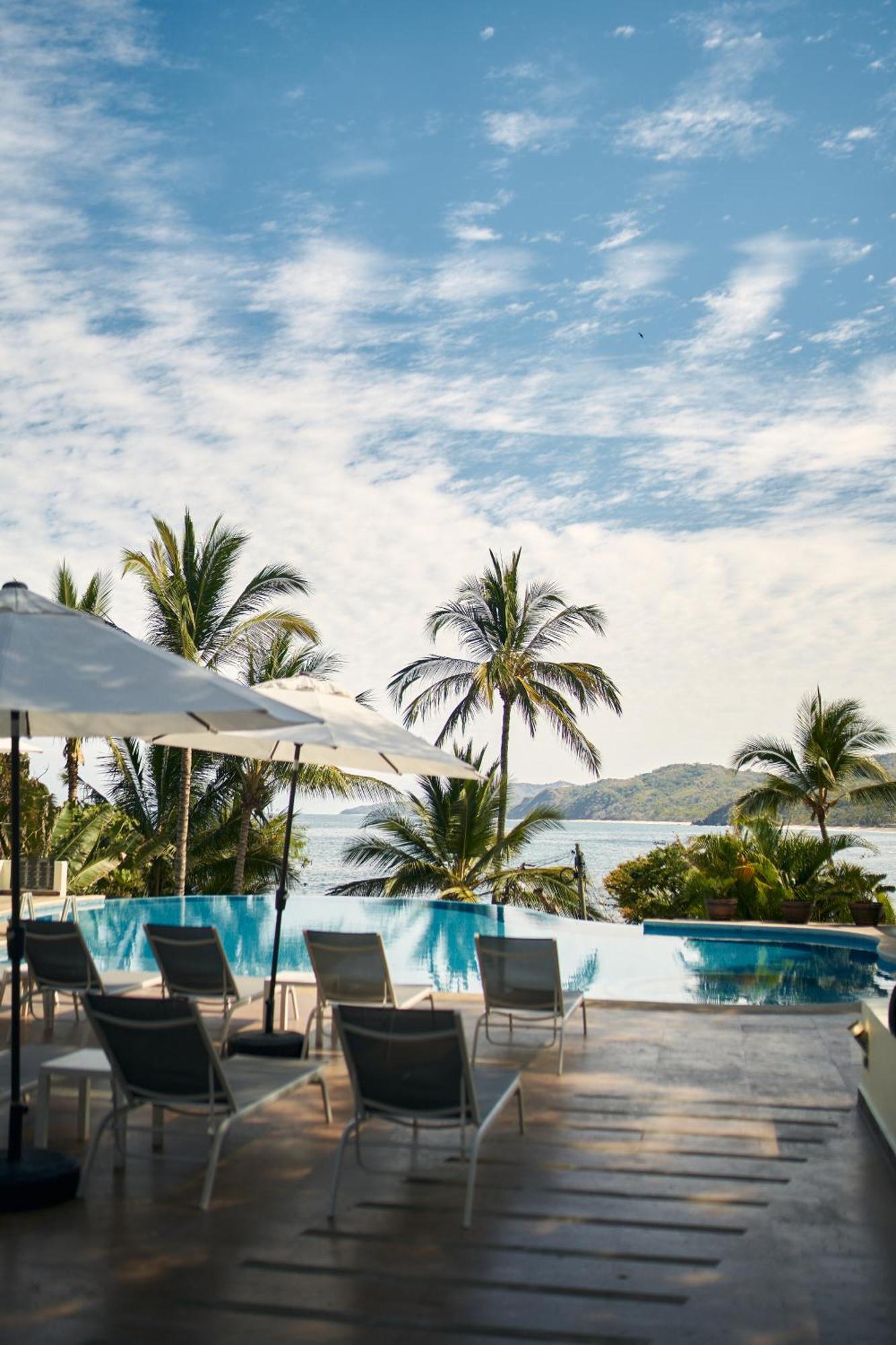 Hotel Ysuri - Beachfront 5*
