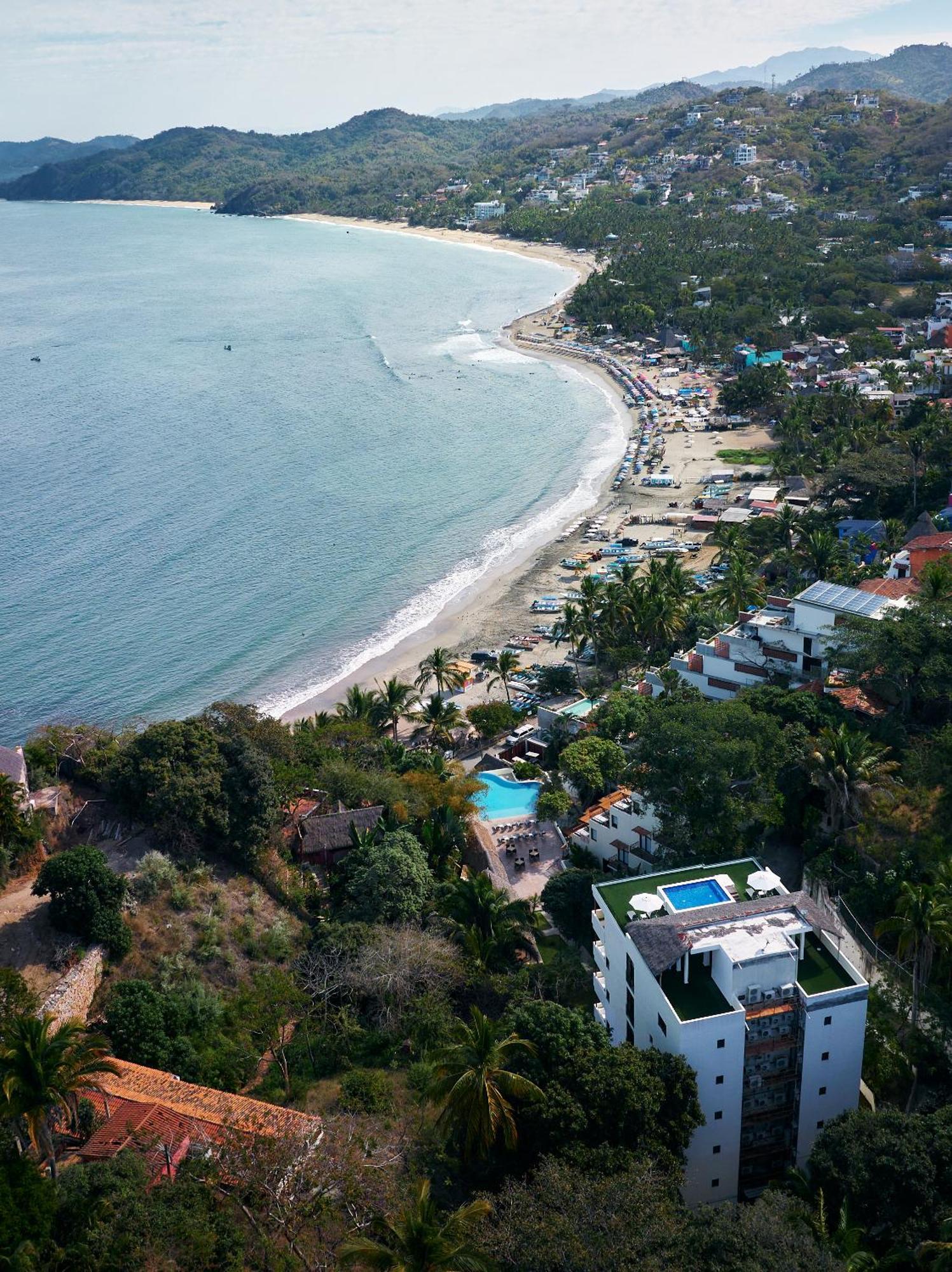 Ysuri - Beachfront Hotel 5*