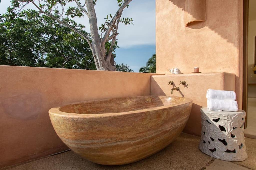 Casa Naga Fully Staffed Luxury Experience Villa *