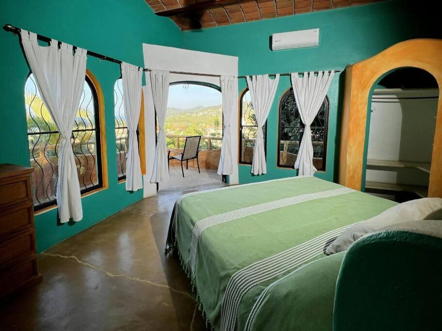 Mexican Retreat - 3br - Ocean & Mountain Views, Great Location, Wifi Holiday home