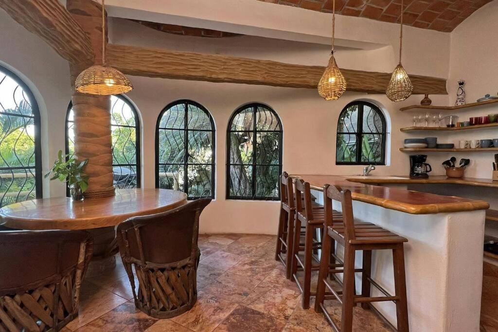 Mexican Retreat - 3br - Ocean & Mountain Views, Great Location, Wifi Holiday home Sayulita