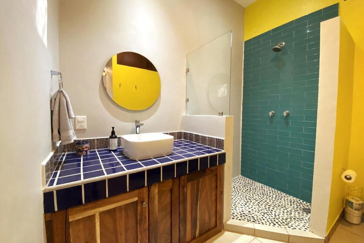 Spectacular 2br With Amazing Rooftop Patio And Ocean Views *