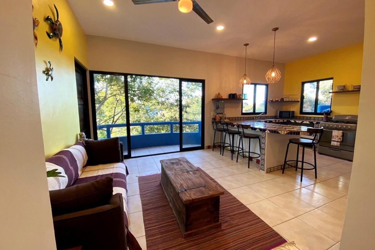 Spectacular 2br With Amazing Rooftop Patio And Ocean Views *