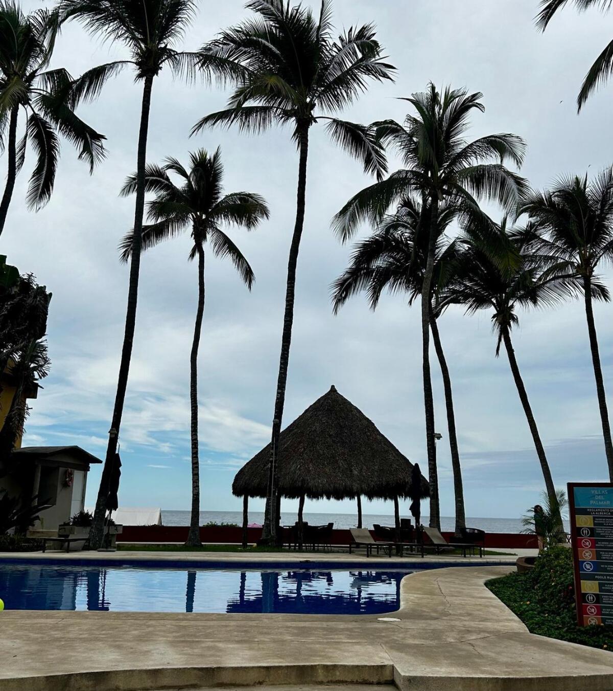 Holiday home Casa Mara Beachfront -heated Pool *