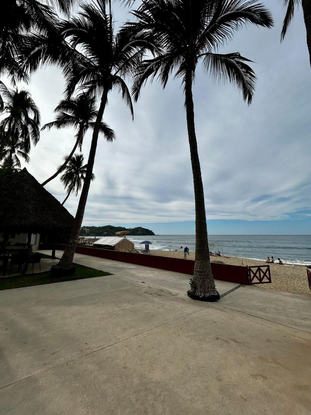 Casa Mara Beachfront -heated Pool Holiday home