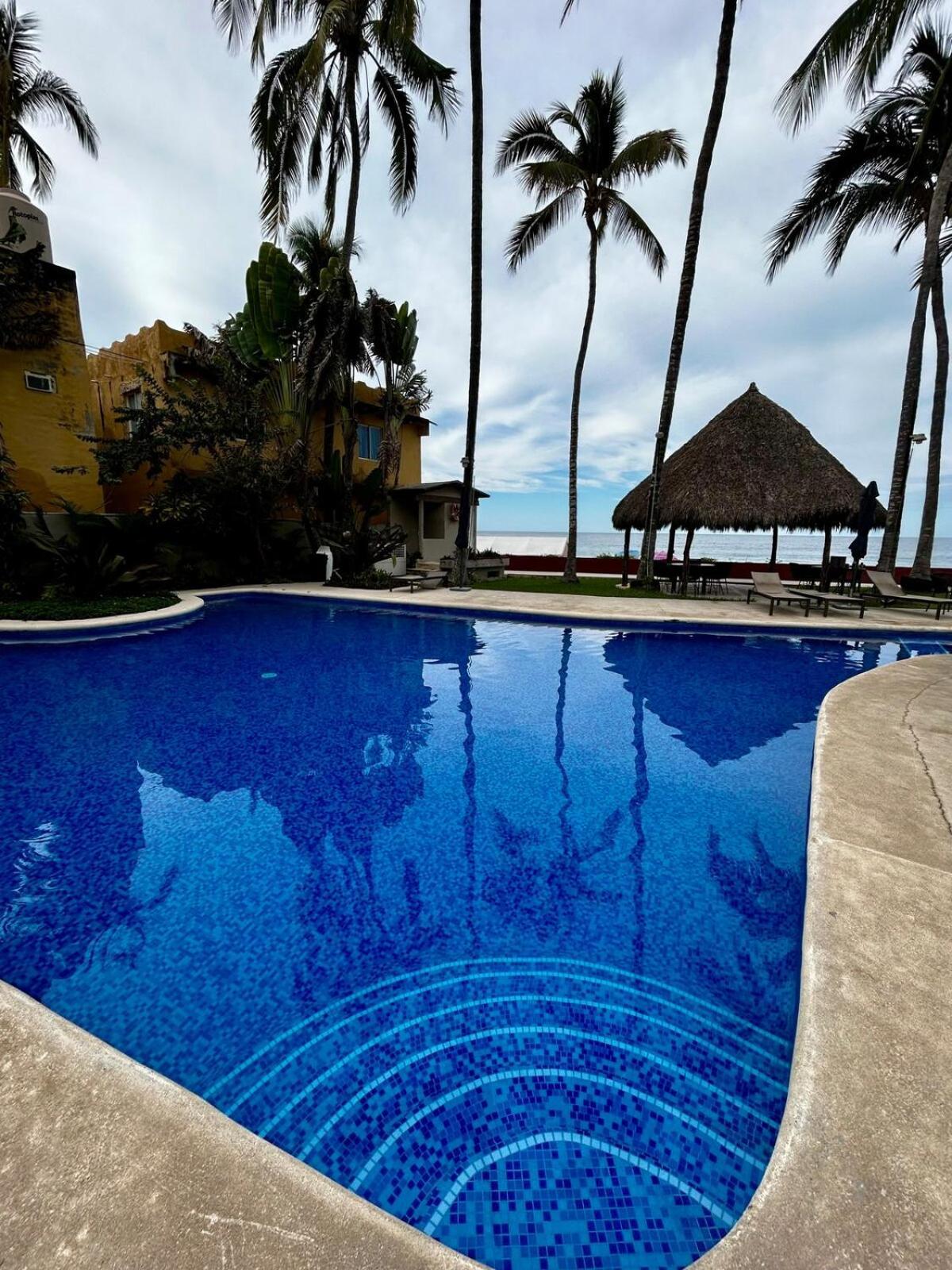 Casa Mara Beachfront -heated Pool Holiday home *
