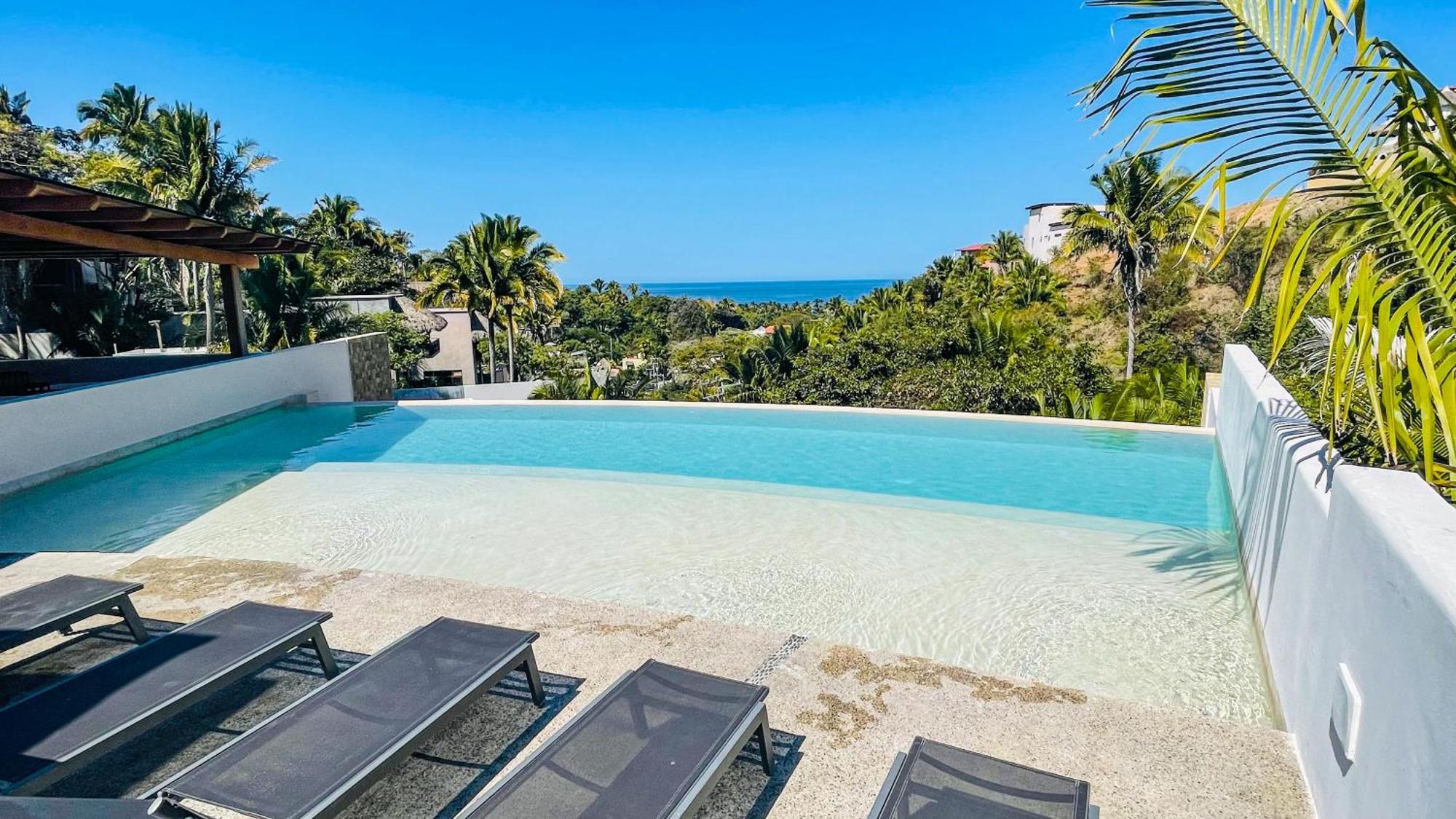 Stunning Brand New 1br In Paradise! W Pool! Apartment